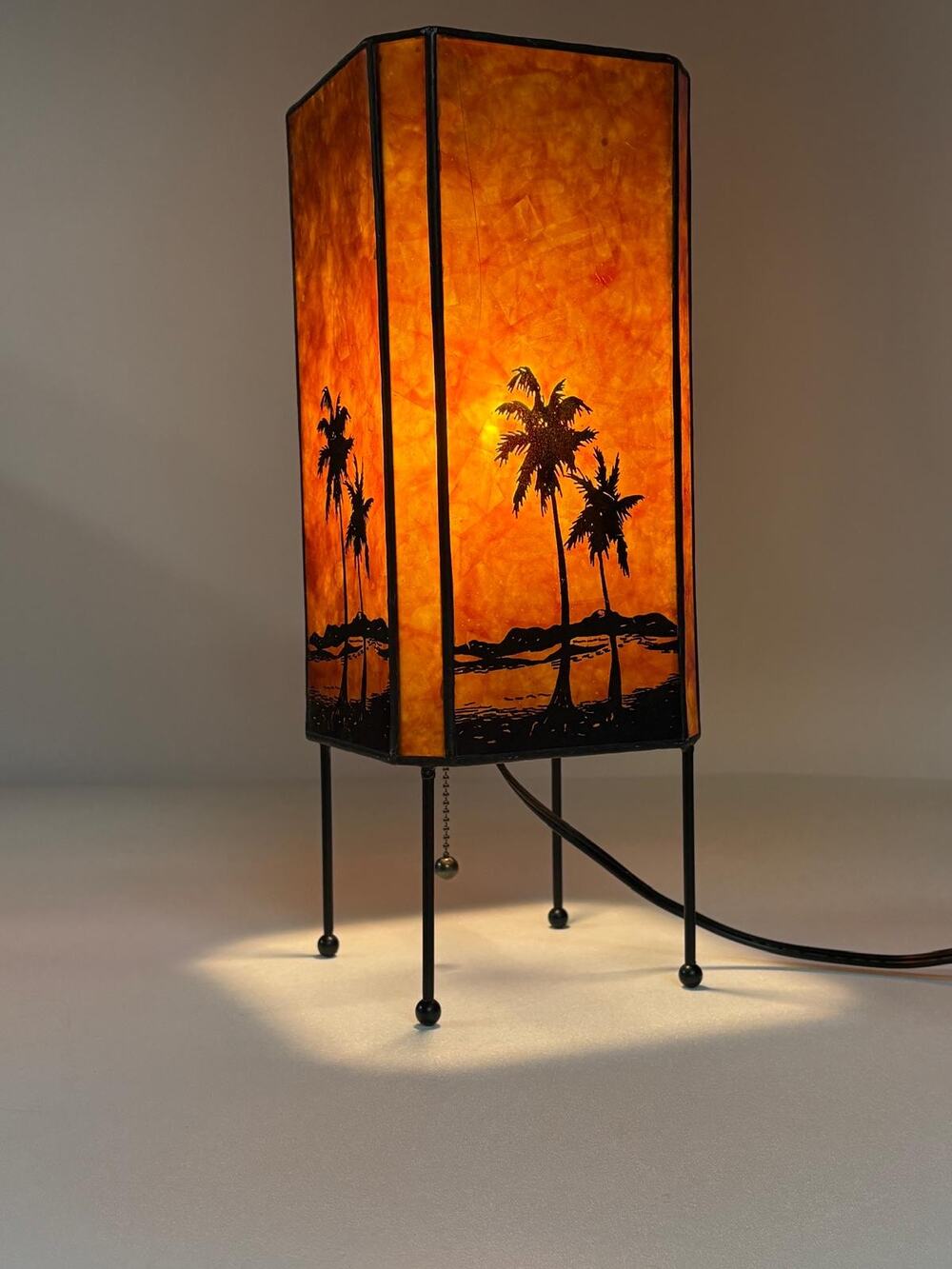 Vintage Hawaiian Palm Tree Mica Style Shade Table Lamp 6in W x 16in H